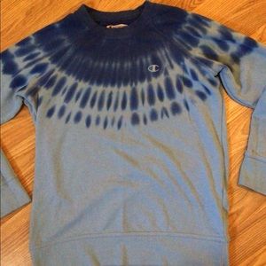 Women’s Champion sweatshirt